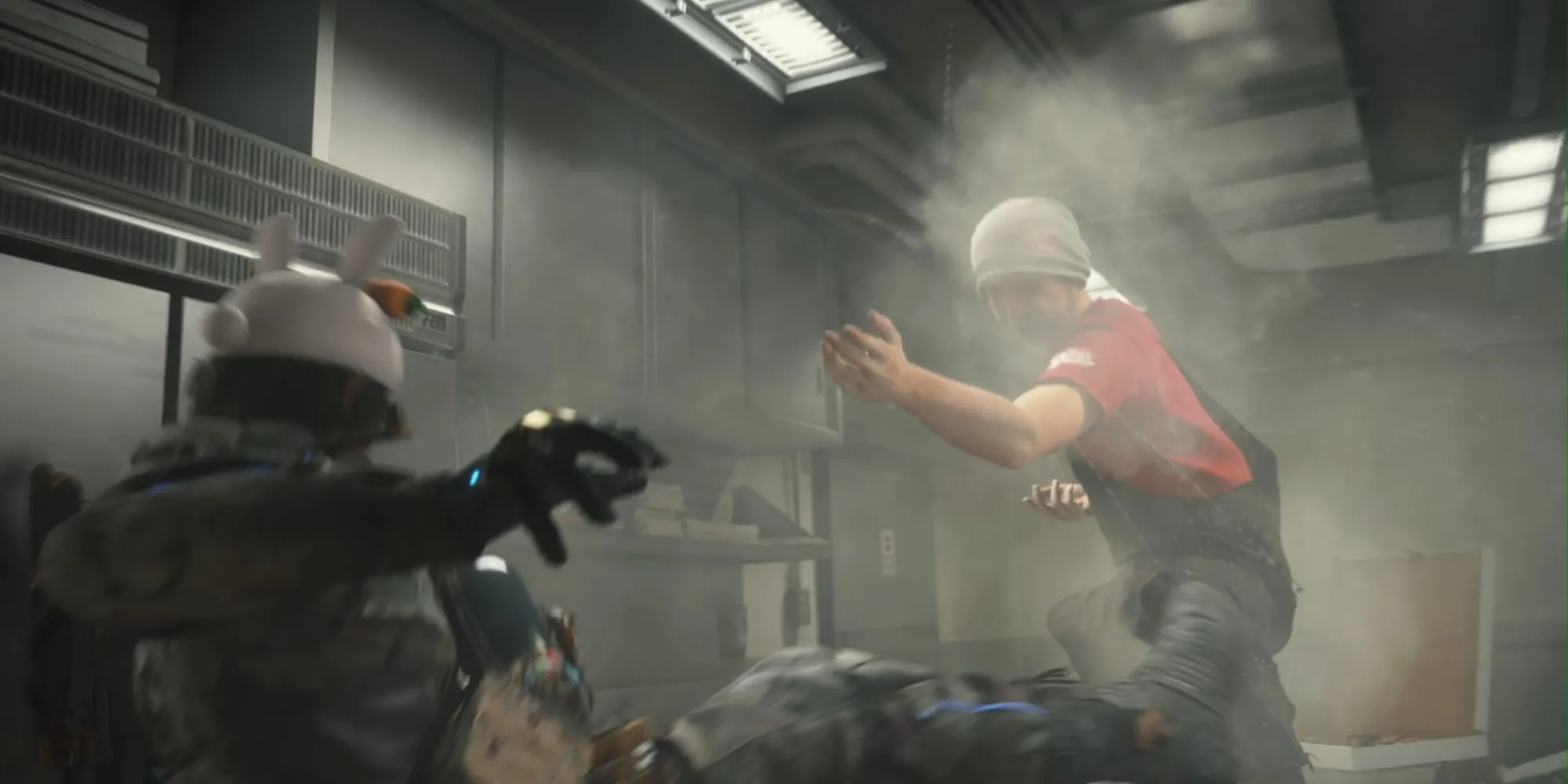 Cảnh một nhân vật phụ trong Death Stranding 2, có thể là một cameo người thật, đang nhìn về phía trước.
